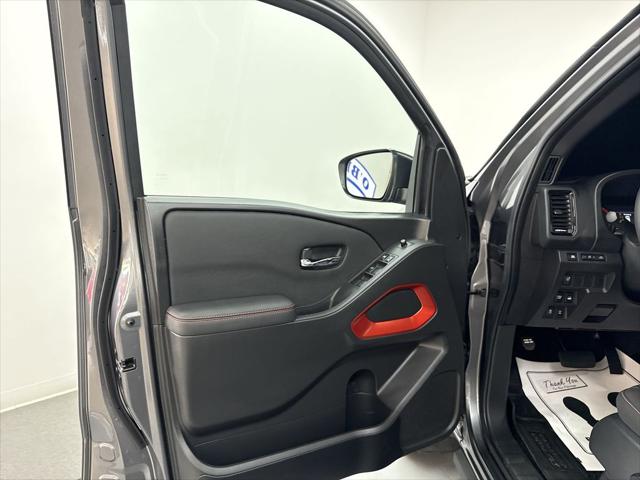 2024 Nissan Frontier Crew Cab PRO-4X 4x4