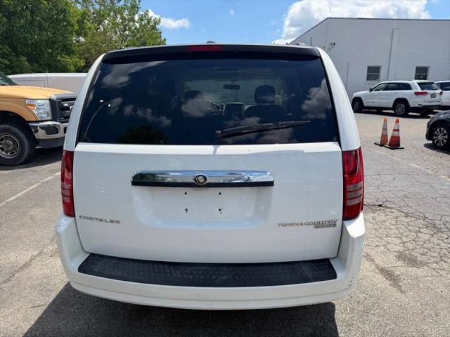 2010 Chrysler Town & Country Touring