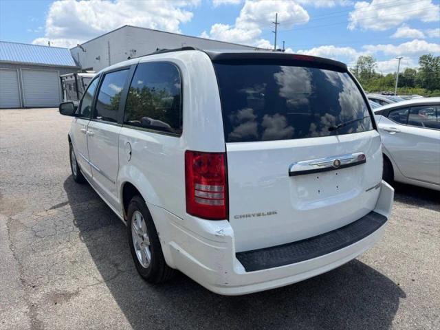 2010 Chrysler Town & Country Touring