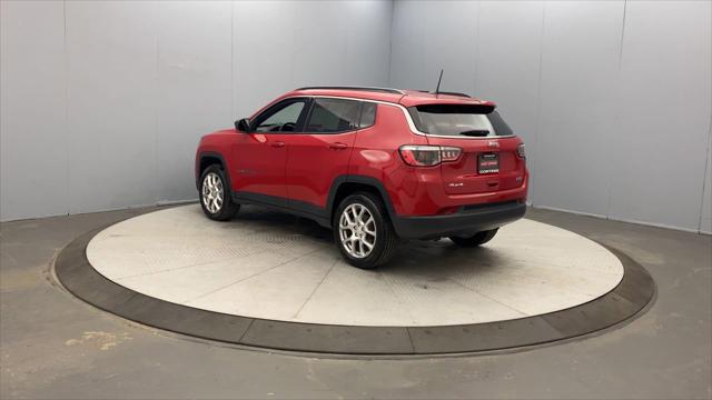 2023 Jeep Compass Latitude Lux FWD