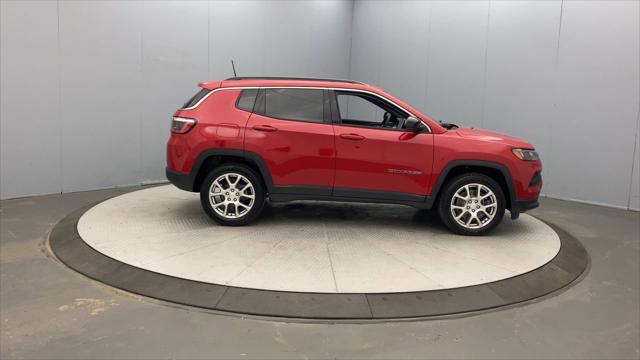 2023 Jeep Compass Latitude Lux FWD
