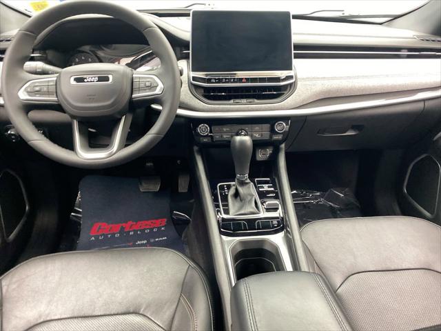 2023 Jeep Compass Latitude Lux FWD