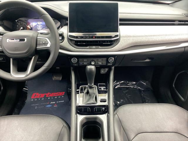 2023 Jeep Compass Latitude Lux FWD