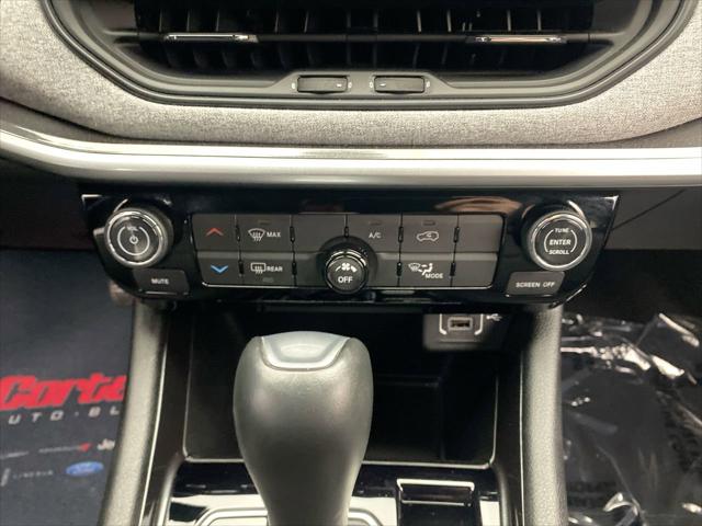 2023 Jeep Compass Latitude Lux FWD