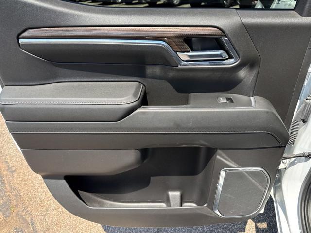 2024 Chevrolet Silverado 1500 4WD Crew Cab Short Bed LT with 2FL