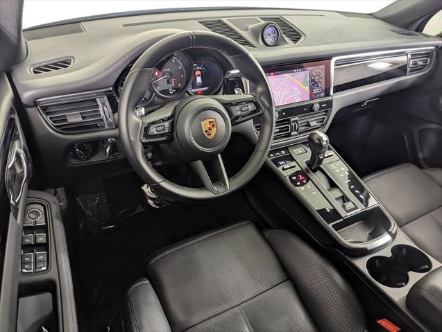 2023 Porsche Macan Unknown