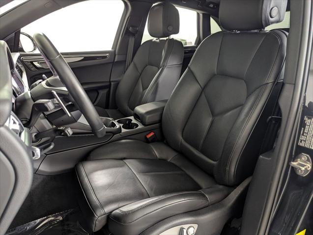 2023 Porsche Macan Unknown