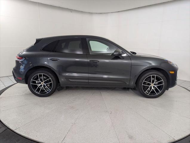 2023 Porsche Macan Unknown