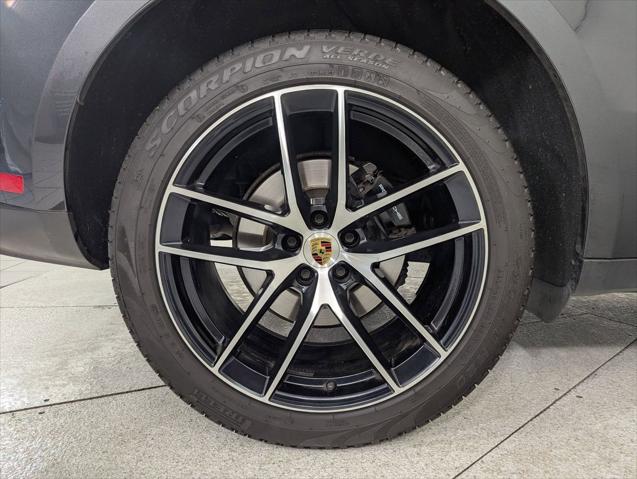 2023 Porsche Macan Unknown