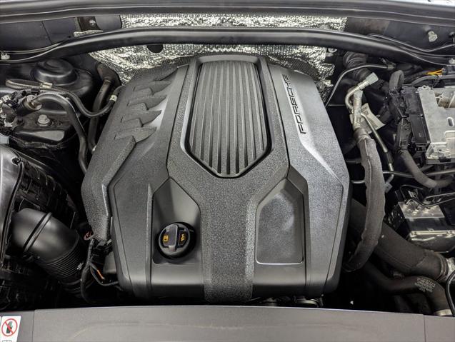 2023 Porsche Macan Unknown