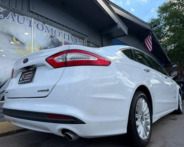 2016 Ford Fusion Hybrid SE