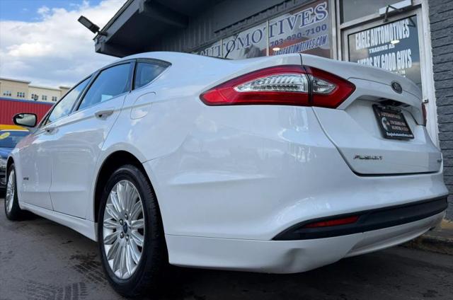 2016 Ford Fusion Hybrid SE