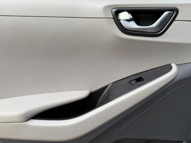 2017 Hyundai IONIQ Hybrid Limited