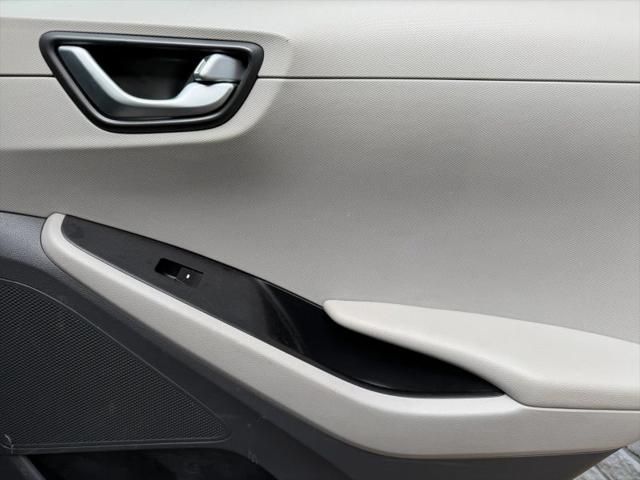 2017 Hyundai IONIQ Hybrid Limited