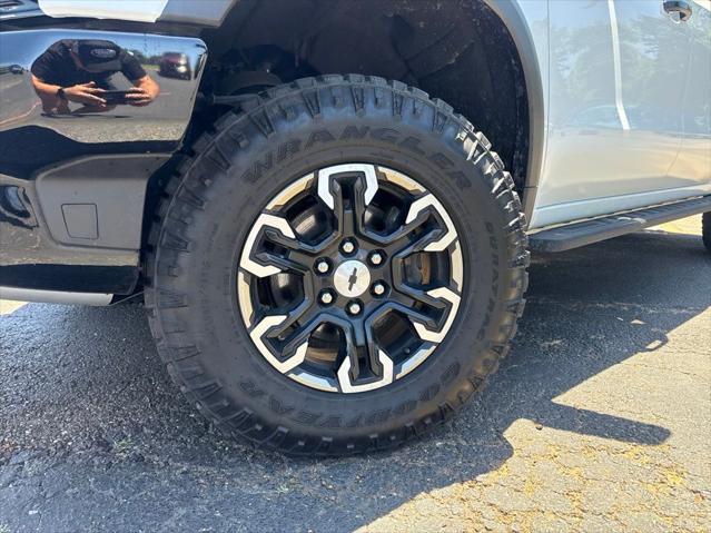 2023 Chevrolet Silverado 1500 4WD Crew Cab Short Bed ZR2