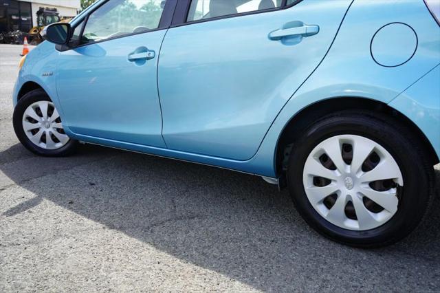 2013 Toyota Prius c Three