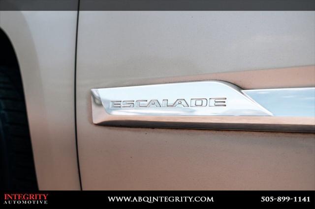 2016 Cadillac Escalade Luxury Collection