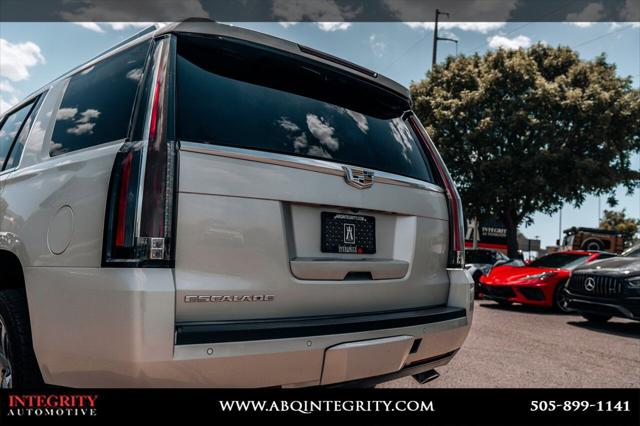 2016 Cadillac Escalade Luxury Collection