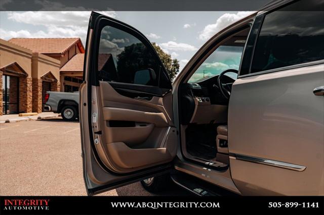 2016 Cadillac Escalade Luxury Collection