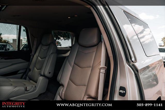 2016 Cadillac Escalade Luxury Collection