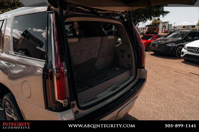 2016 Cadillac Escalade Luxury Collection