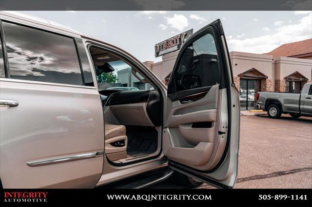 2016 Cadillac Escalade Luxury Collection