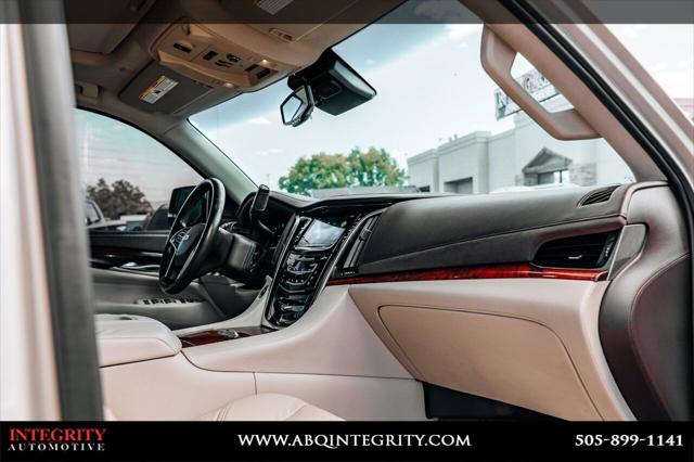 2016 Cadillac Escalade Luxury Collection