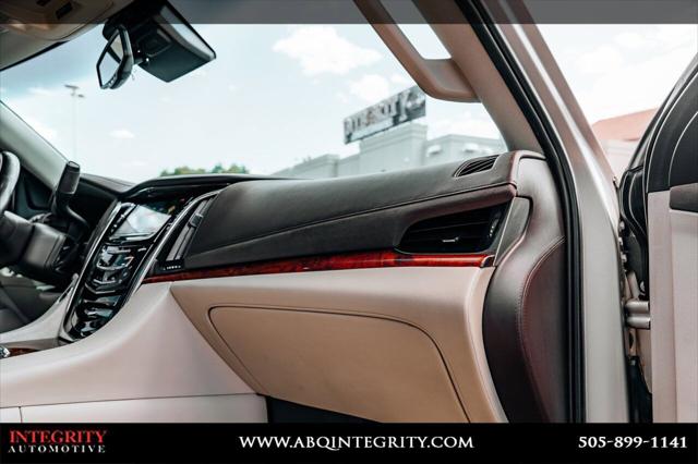 2016 Cadillac Escalade Luxury Collection