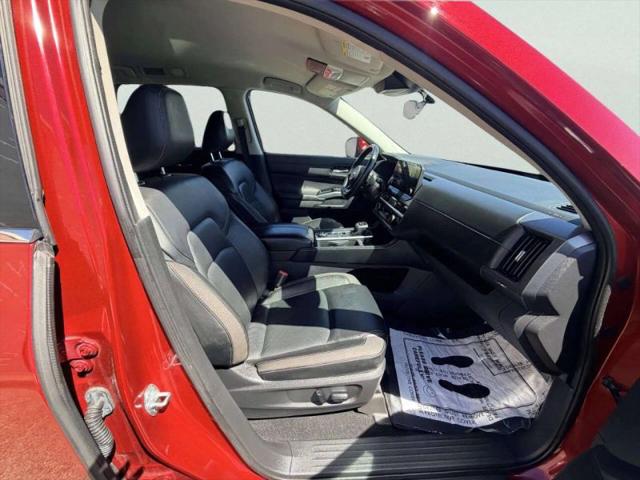 2022 Nissan Pathfinder SL 4WD