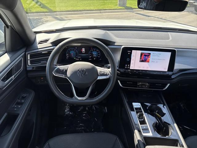 2025 Volkswagen Atlas Cross Sport 2.0T SE w/Technology