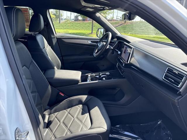2025 Volkswagen Atlas Cross Sport 2.0T SE w/Technology