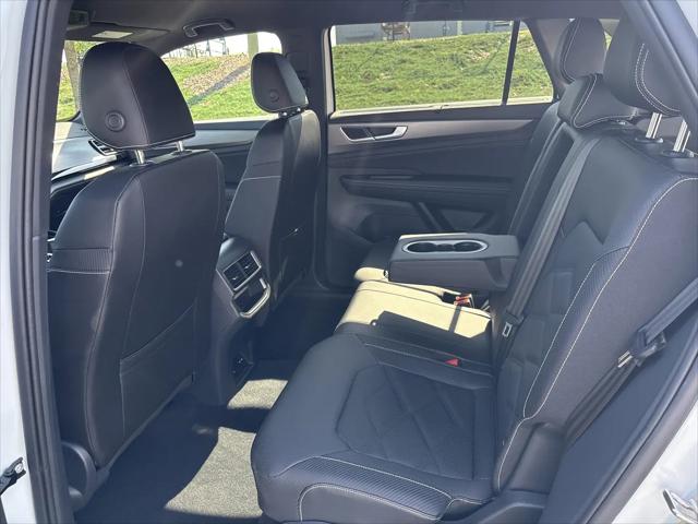2025 Volkswagen Atlas Cross Sport 2.0T SE w/Technology