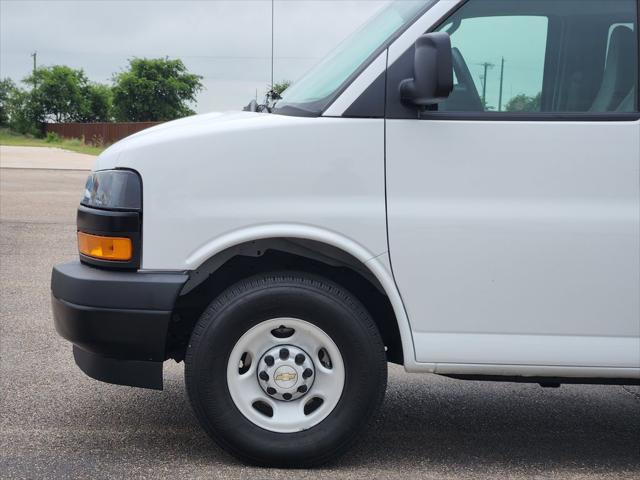 2025 Chevrolet Express Passenger RWD 3500 Extended Wheelbase LS