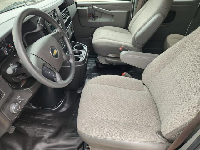2025 Chevrolet Express Passenger RWD 3500 Extended Wheelbase LS