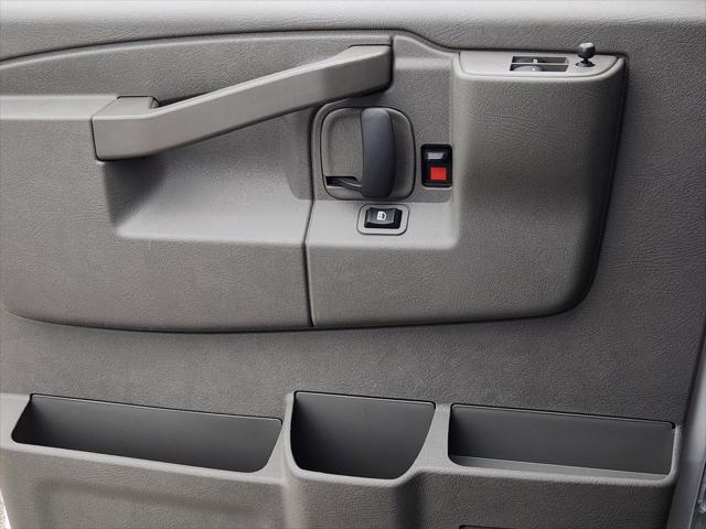 2025 Chevrolet Express Passenger RWD 3500 Extended Wheelbase LS