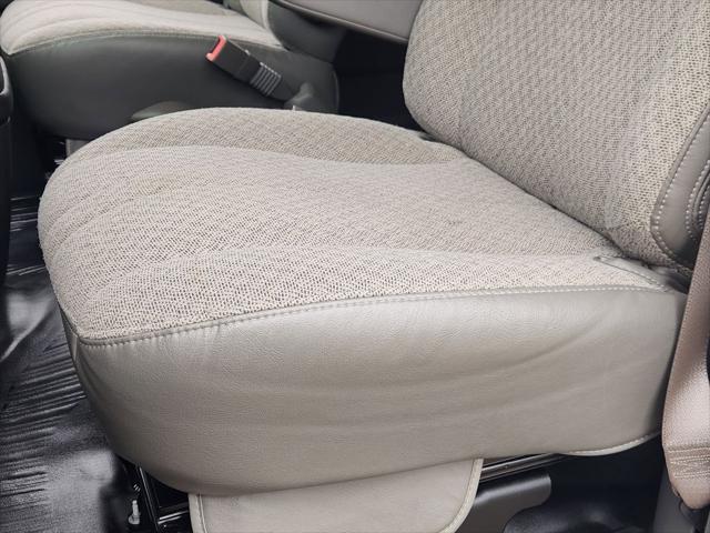 2025 Chevrolet Express Passenger RWD 3500 Extended Wheelbase LS