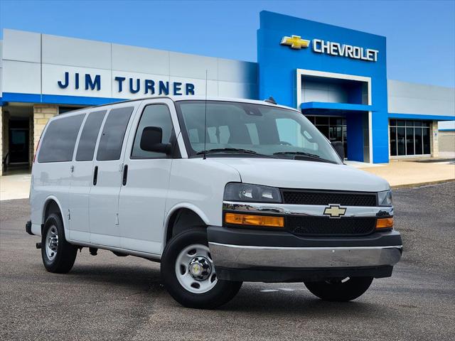 2025 Chevrolet Express Passenger RWD 2500 Regular Wheelbase LT for sale in McGregor, TX