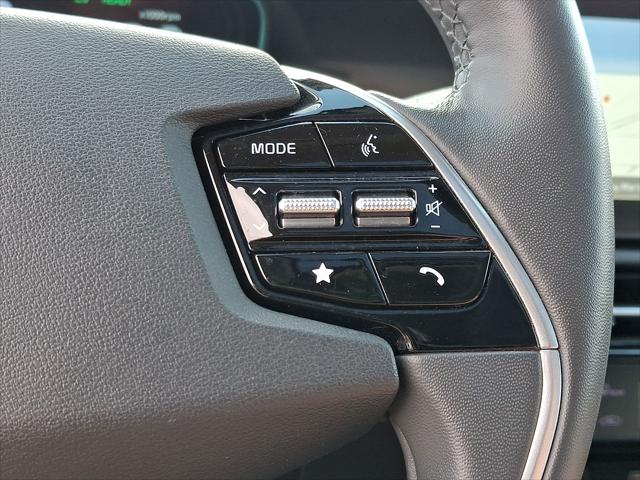 2023 Kia Niro SX