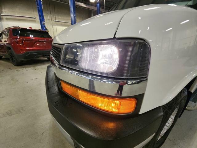 2022 Chevrolet Express Cargo Van RWD 2500 Regular Wheelbase WT