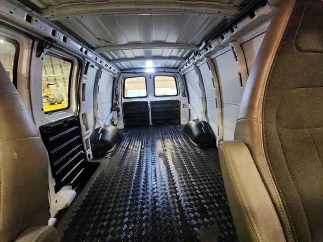 2022 Chevrolet Express Cargo Van RWD 2500 Regular Wheelbase WT