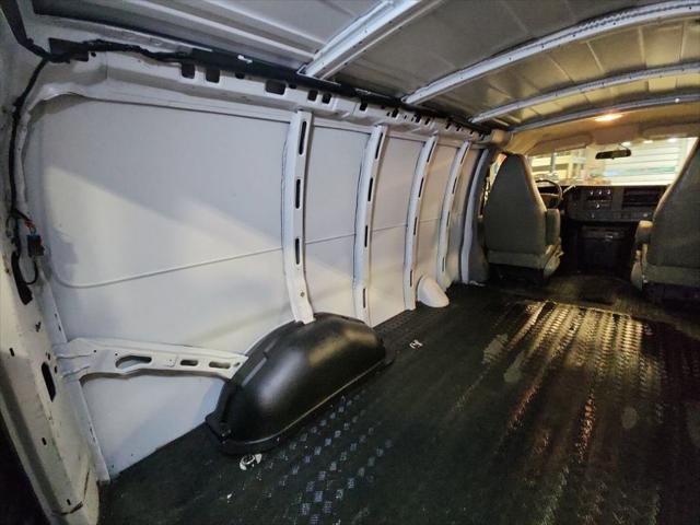2022 Chevrolet Express Cargo Van RWD 2500 Regular Wheelbase WT