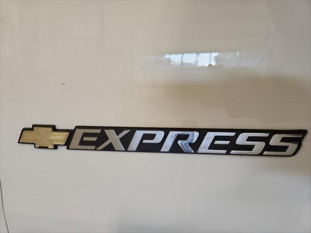 2022 Chevrolet Express Cargo Van RWD 2500 Regular Wheelbase WT