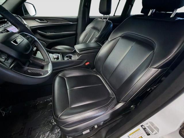 2024 Jeep Grand Cherokee Anniversary Edition