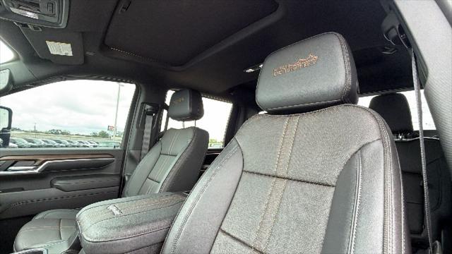 2025 Chevrolet Silverado 2500HD 4WD Crew Cab Standard Bed High Country