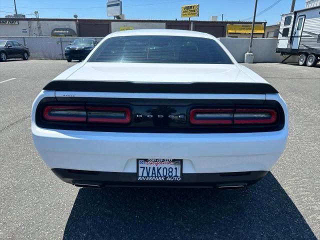 2016 Dodge Challenger SXT