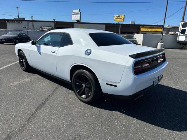 2016 Dodge Challenger SXT