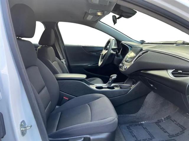 2022 Chevrolet Malibu FWD 1FL