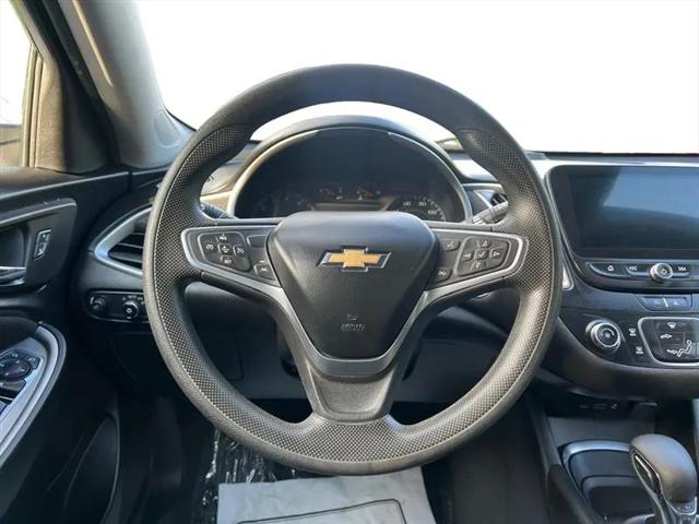 2022 Chevrolet Malibu FWD 1FL