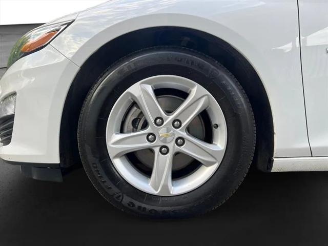 2022 Chevrolet Malibu FWD 1FL