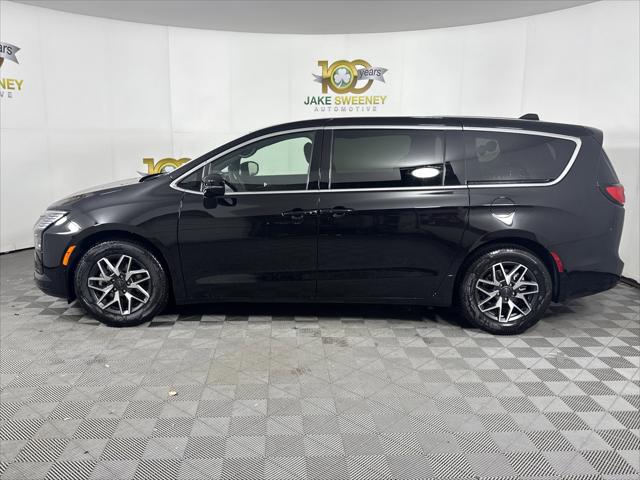 2027 Chrysler Pacifica Limited